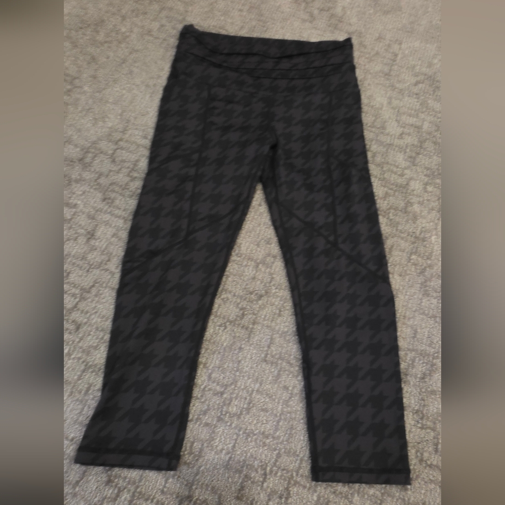 CVG Capri Leggings Medium Houndstooth Black